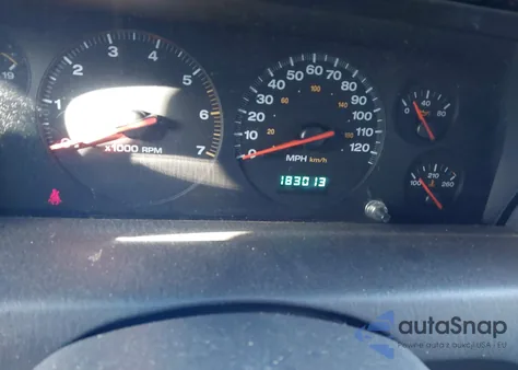 2000 Jeep Grand Cherokee Limited from USA, damaged, VIN 1J4GW58N6YC421638